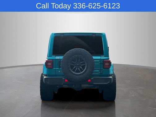 Bikini Pearlcoat 2019 Jeep Wrangler Unlimited Sahara