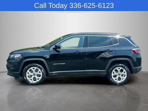 Diamond Black 2026 Jeep Compass Latitude