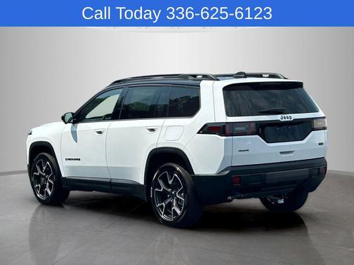 Bright White Clearcoat 2026 Jeep Cherokee Overland