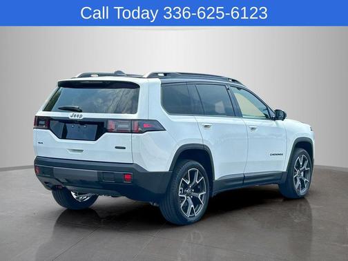 Bright White Clearcoat 2026 Jeep Cherokee Overland