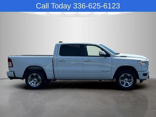 Bright White Clearcoat 2019 RAM 1500 Big Horn