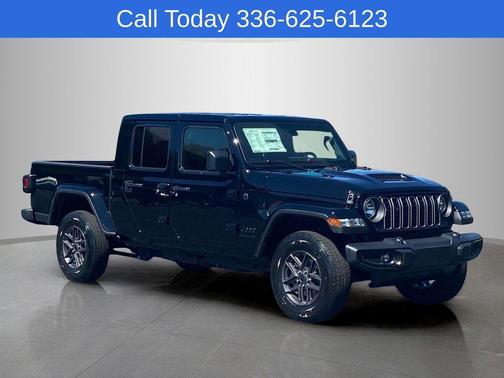 Black Clearcoat 2025 Jeep Gladiator Sport
