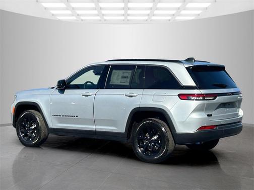 2026 Jeep Grand Cherokee Laredo
