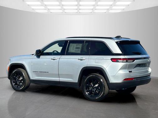 2026 Jeep Grand Cherokee Laredo