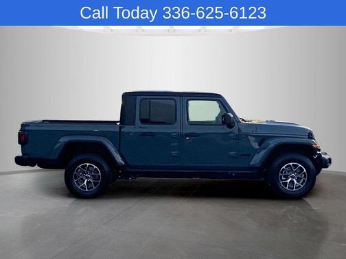Anvil Clearcoat 2026 Jeep Gladiator Sport