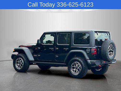 Black Clearcoat 2025 Jeep Wrangler Rubicon