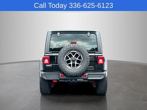 Black Clearcoat 2025 Jeep Wrangler Rubicon