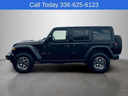Black Clearcoat 2025 Jeep Wrangler Rubicon
