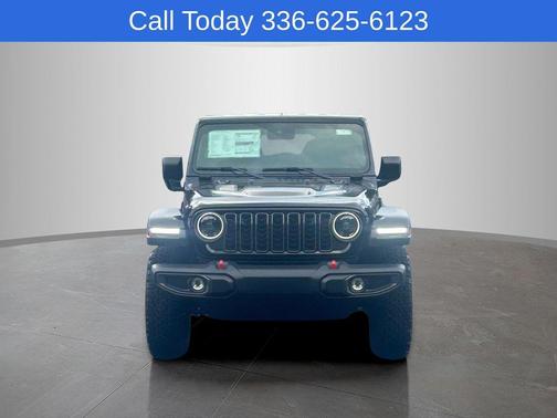 Black Clearcoat 2025 Jeep Wrangler Rubicon