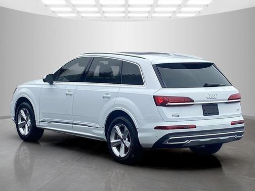 2022 Audi Q7 55 Premium