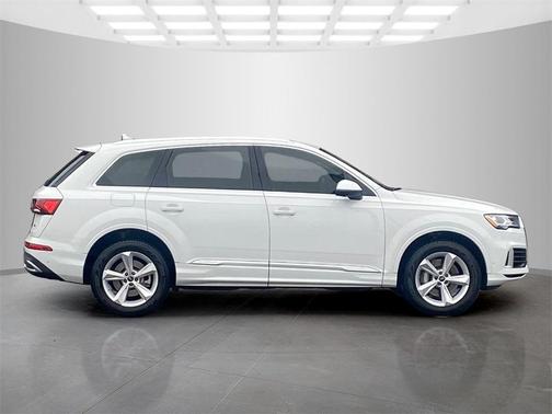 2022 Audi Q7 55 Premium
