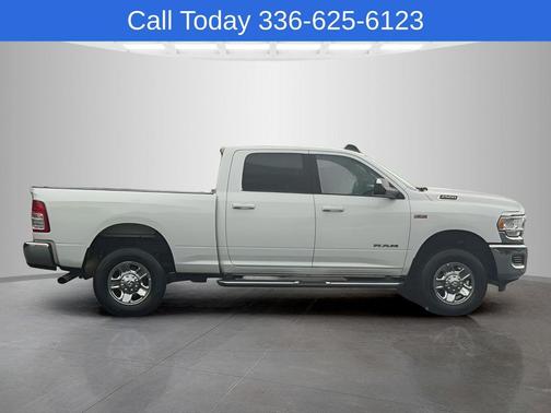 Bright White Clearcoat 2022 RAM 2500 Big Horn