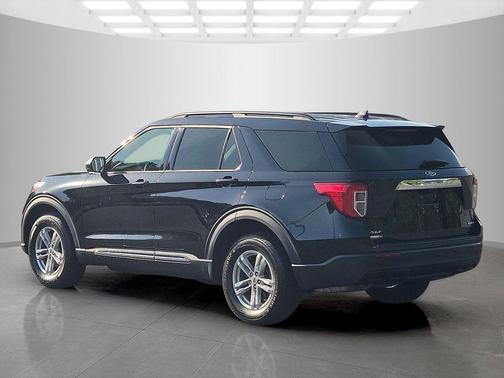 Black Metallic 2022 Ford Explorer XLT