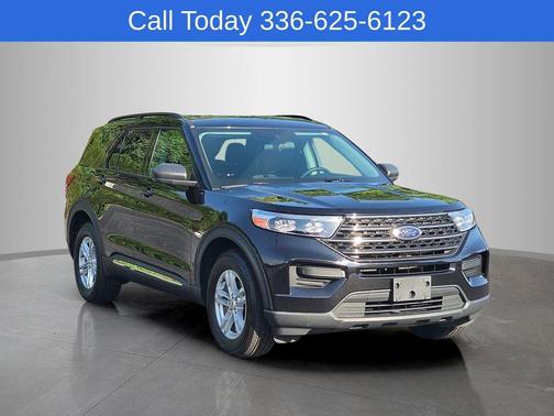 Black Metallic 2022 Ford Explorer XLT
