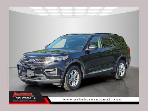 Black Metallic 2022 Ford Explorer XLT