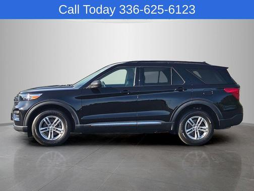 Black Metallic 2022 Ford Explorer XLT