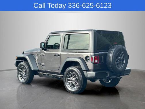 Granite Crystal Clearcoat Metallic 2026 Jeep Wrangler Sport