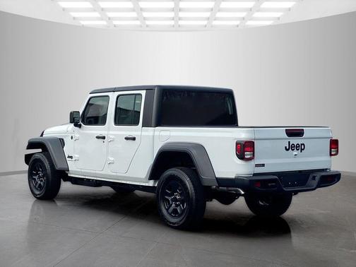 2026 Jeep Gladiator Sport