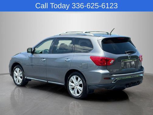 Gun Metallic 2018 Nissan Pathfinder SL