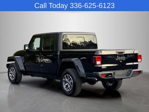 Black Clearcoat 2026 Jeep Gladiator Sport