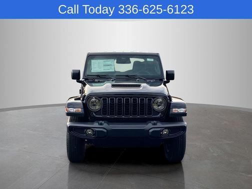 Black Clearcoat 2026 Jeep Gladiator Sport