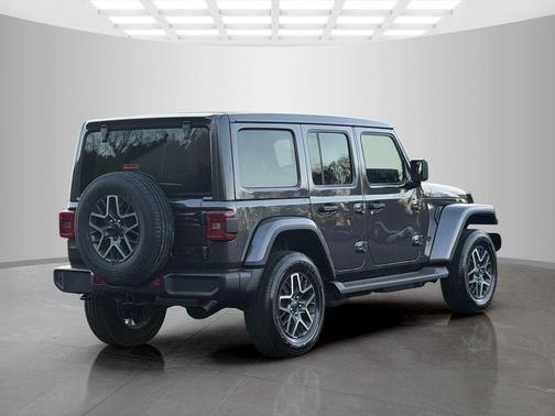 Granite Crystal Clearcoat Metallic 2026 Jeep Wrangler Sahara