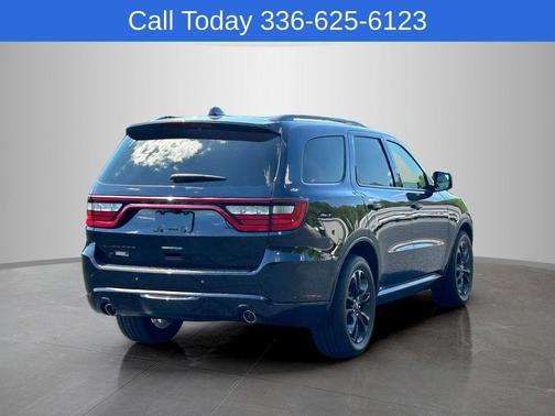 DB Black Crystal Clearcoat 2023 Dodge Durango R/T