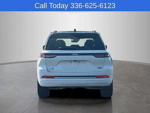 Bright White Clearcoat 2026 Jeep Grand Cherokee Summit