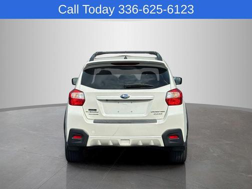 Crystal White Pearl 2017 Subaru Crosstrek 2.0i Premium