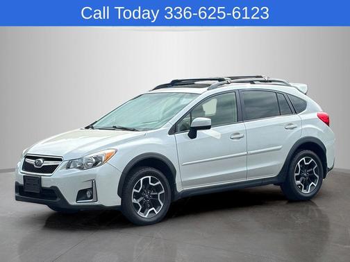 Crystal White Pearl 2017 Subaru Crosstrek 2.0i Premium