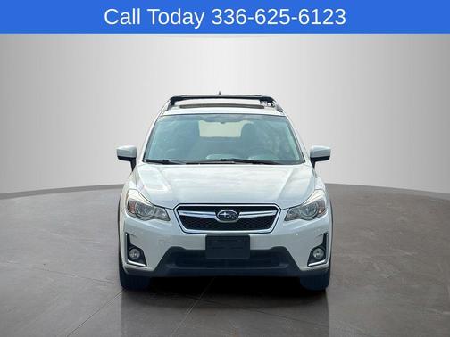 Crystal White Pearl 2017 Subaru Crosstrek 2.0i Premium