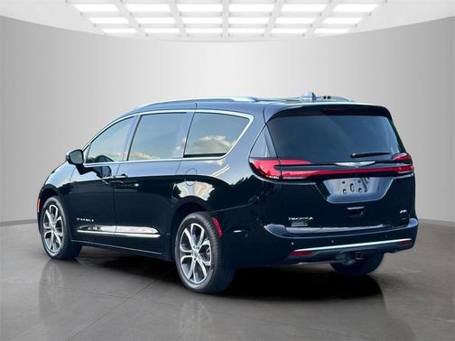 2024 Chrysler Pacifica Pinnacle