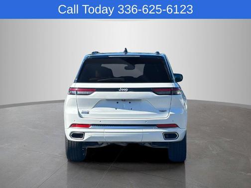 Bright White Clearcoat 2024 Jeep Grand Cherokee Summit