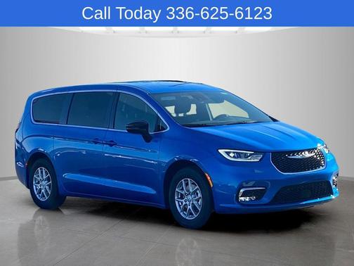 Hydro Blue Pearlcoat 2026 Chrysler Pacifica Select