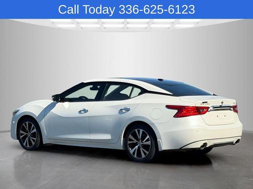 White 2017 Nissan Maxima 3.5 Platinum