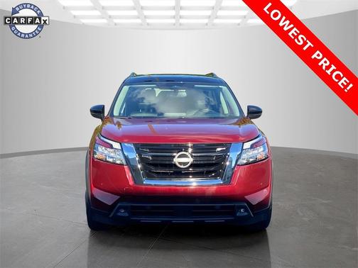 2022 Nissan Pathfinder SL
