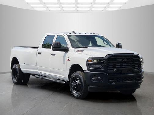 Bright White Clearcoat 2026 RAM 3500 Tradesman