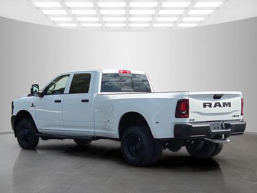 Bright White Clearcoat 2026 RAM 3500 Tradesman