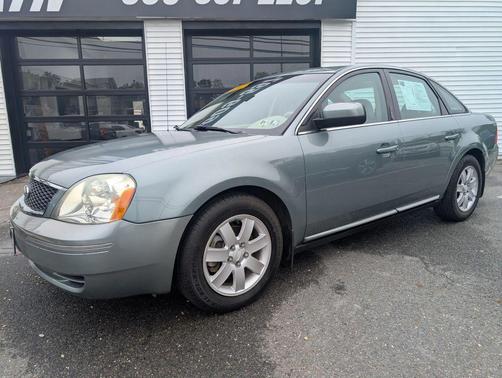 Grey 2006 Ford Five Hundred SE