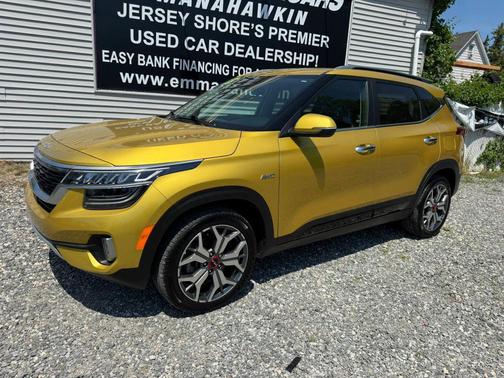 Starbright Yellow 2023 Kia Seltos SX Turbo