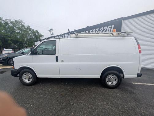 Summit White 2011 Chevrolet Express 2500 Work Van
