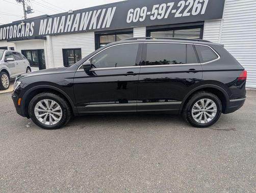 Black 2018 Volkswagen Tiguan 2.0T SE 4MOTION