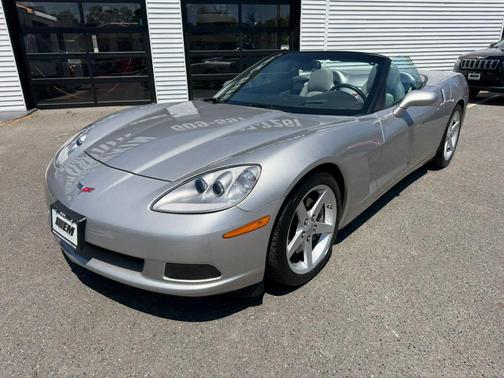 Machine Silver Metallic 2005 Chevrolet Corvette Base