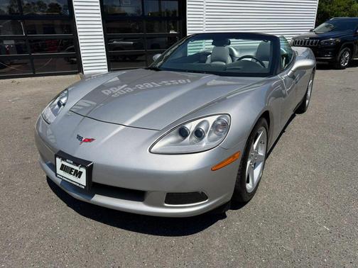 Machine Silver Metallic 2005 Chevrolet Corvette Base