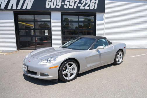 Machine Silver Metallic 2005 Chevrolet Corvette Base