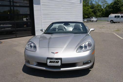 Machine Silver Metallic 2005 Chevrolet Corvette Base