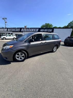 Predawn Gray Mica 2015 Toyota Sienna L