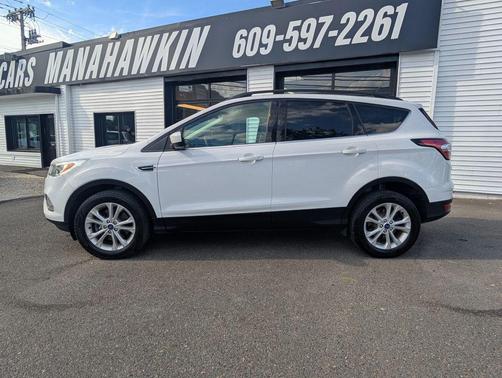 White 2018 Ford Escape SE