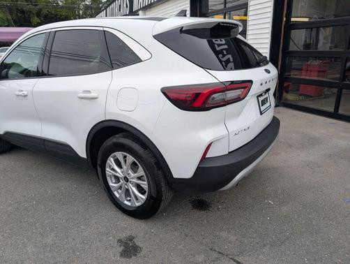 Oxford White 2024 Ford Escape Active