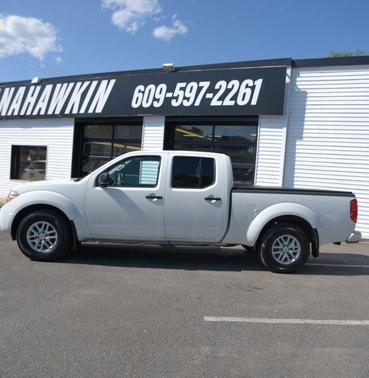 Glacier White 2021 Nissan Frontier SV